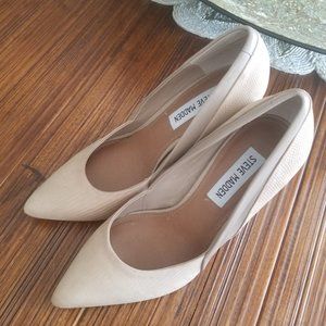 Steve Madden Nude Pointed Pumps